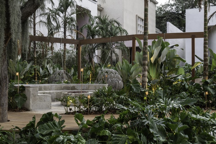  محوطه‌سازی باغ و ویلای خود را به معماران آرنی لند بسپارید 