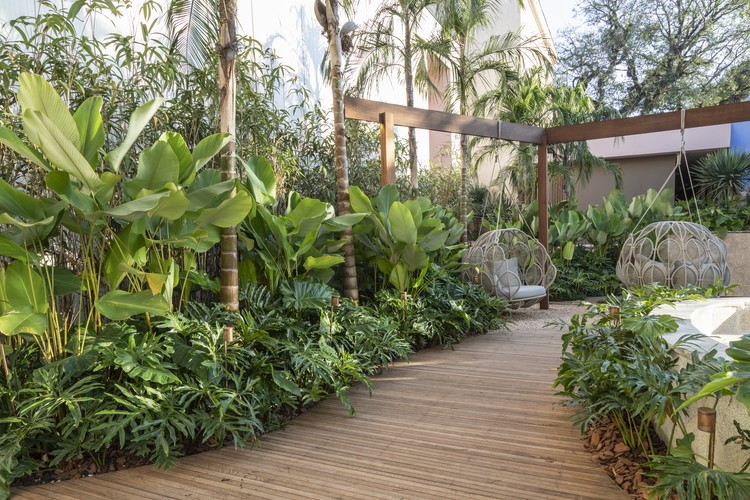  محوطه‌سازی باغ و ویلای خود را به معماران آرنی لند بسپارید 