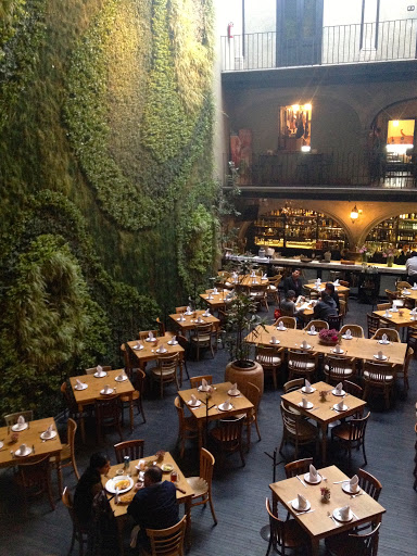 7 رستوران با دیوارهای سبز در دنیا